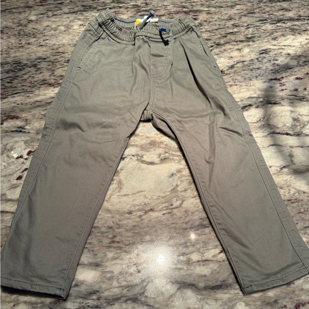 Like new, barely worn khaki pants